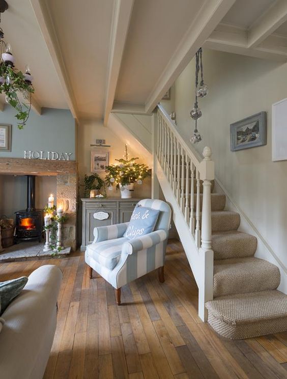 Decorating A Cottage Style Home Mix And Chic Cottage Style Decorating 10-cottage-style-decorating-ideas