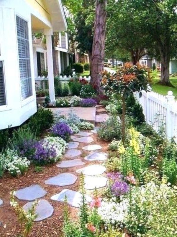 Simple Small Yard Landscaping for Large Space