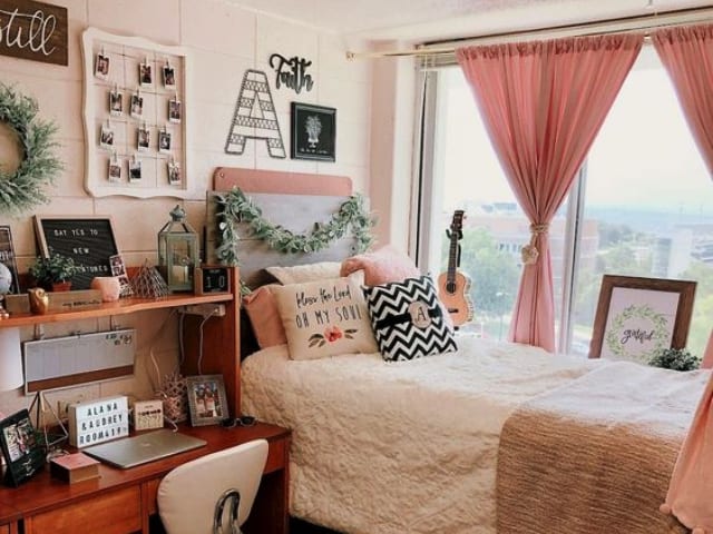 Three Things  To Avoid While Decorating  Your  Dorm Room  